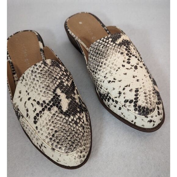 Madden Girl Snakeskin 7M Slide slip-on Flat See Small Damage Photo Chopstick - Picture 6 of 8